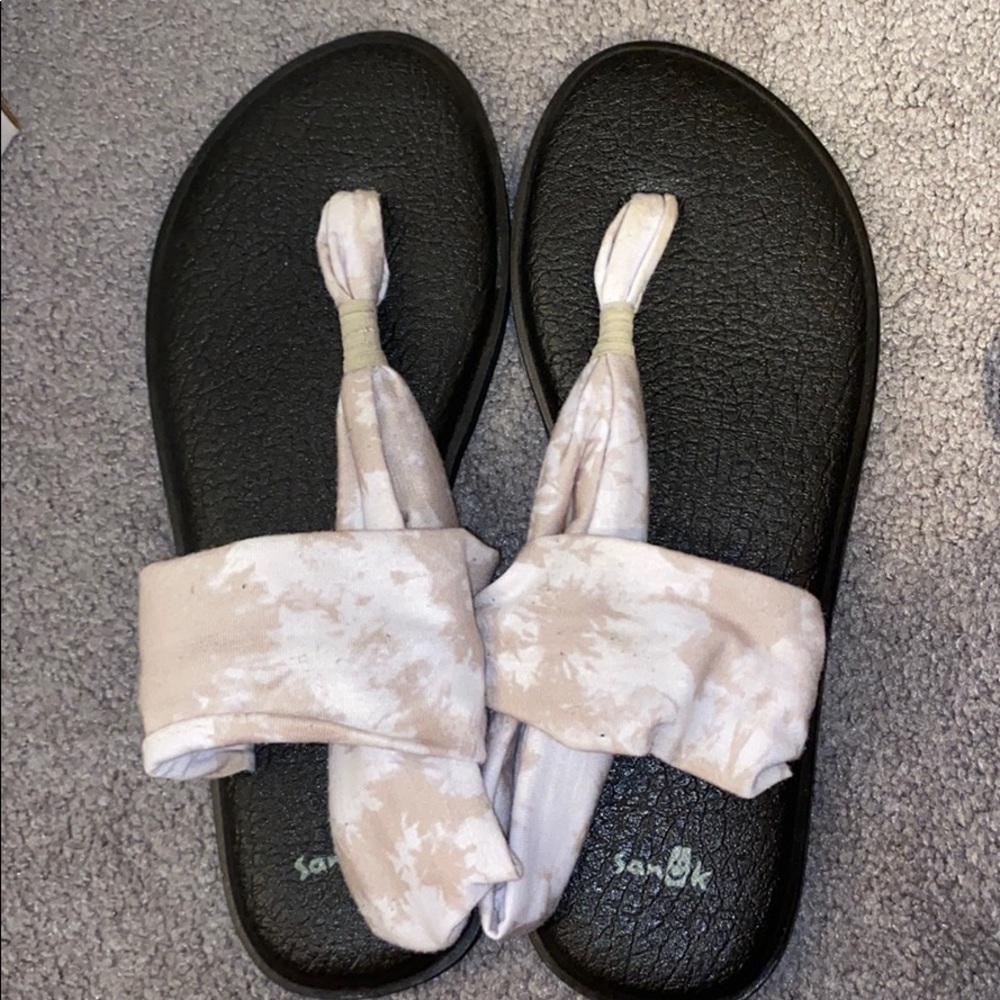 Sanuk yoga sling size 9